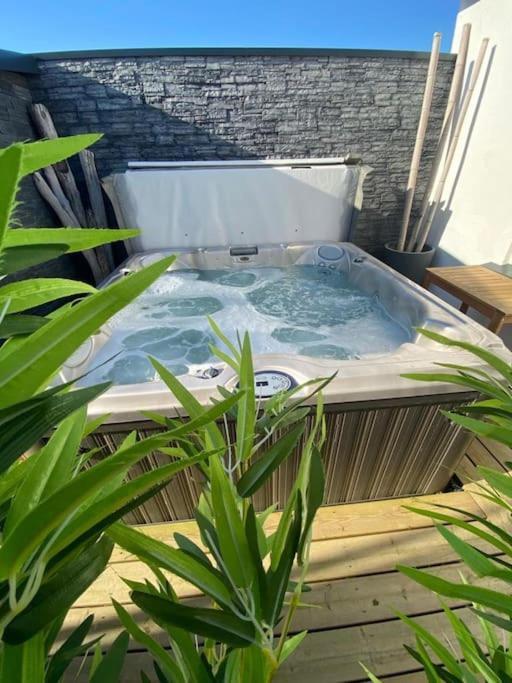 Villa Avec Jacuzzi Proche De La Mer Et Du Centre Barbâtre Exterior photo